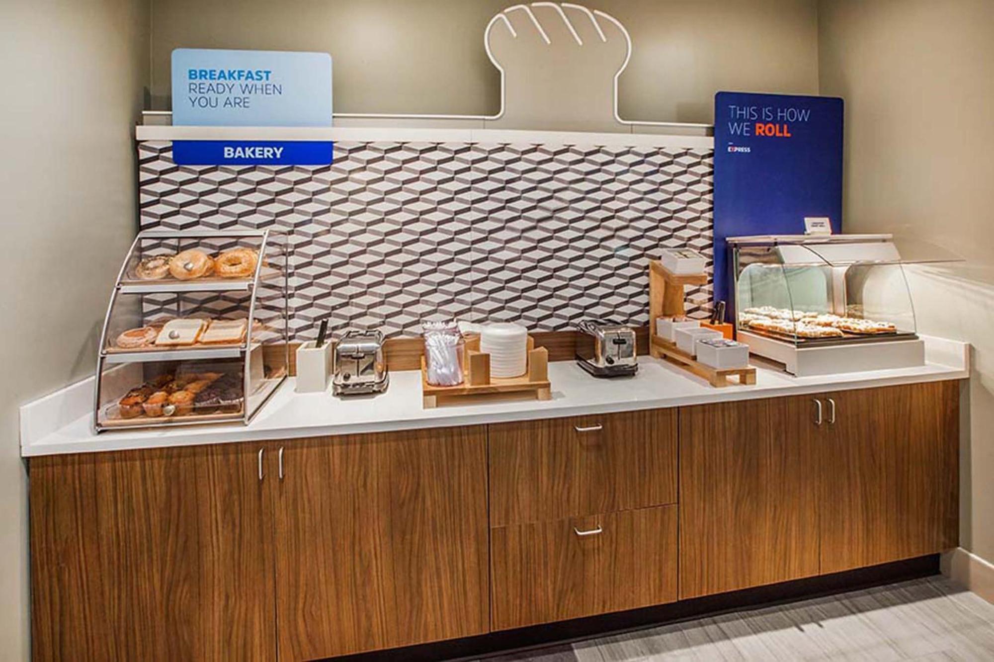 Holiday Inn Express Savannah Airport By Ihg Экстерьер фото