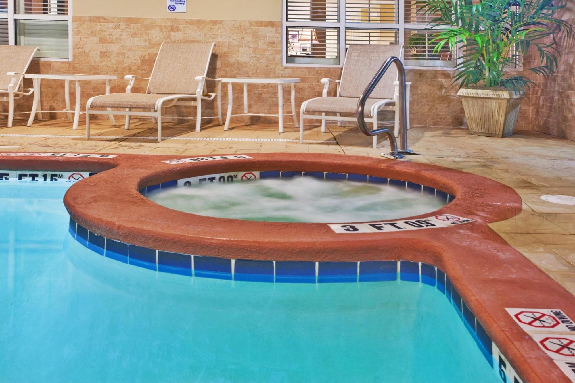 Holiday Inn Express Savannah Airport By Ihg Экстерьер фото